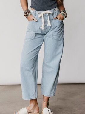 Aaron & Amber Blue Striped Barrel Leg Moxie Eyelet Tie Waist Jeans Medium